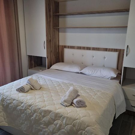 Vila Soleil Vlorë Esterno foto