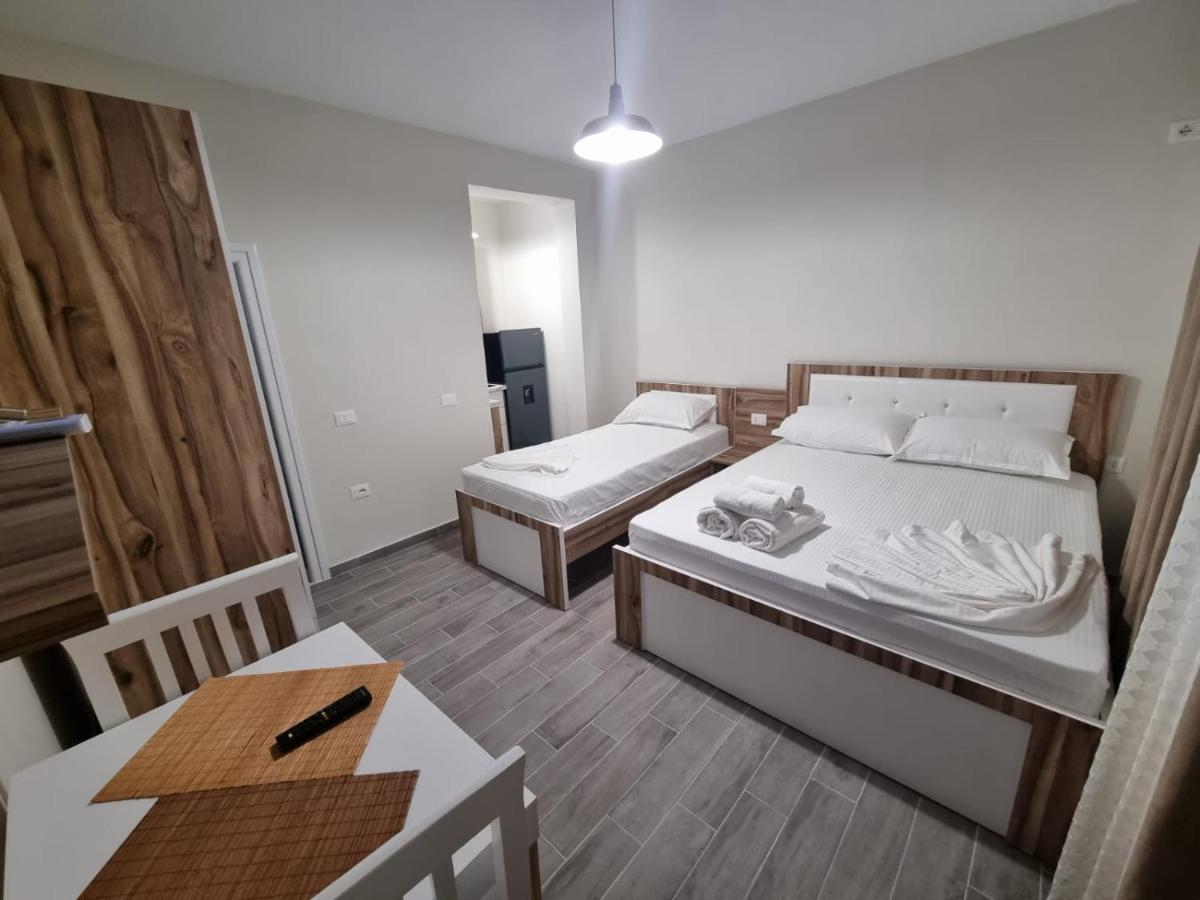 Vila Soleil Vlorë Esterno foto