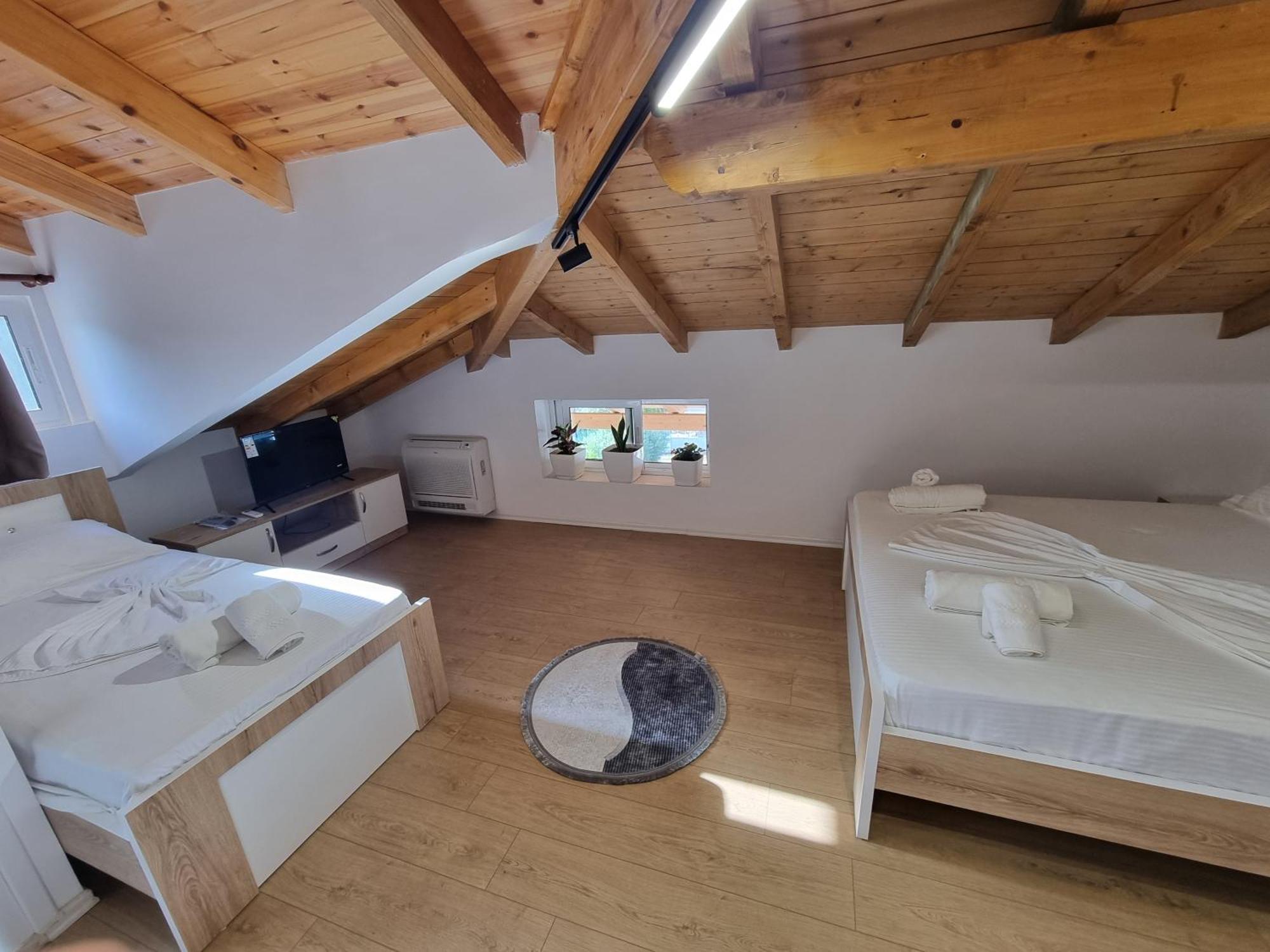 Vila Soleil Vlorë Esterno foto