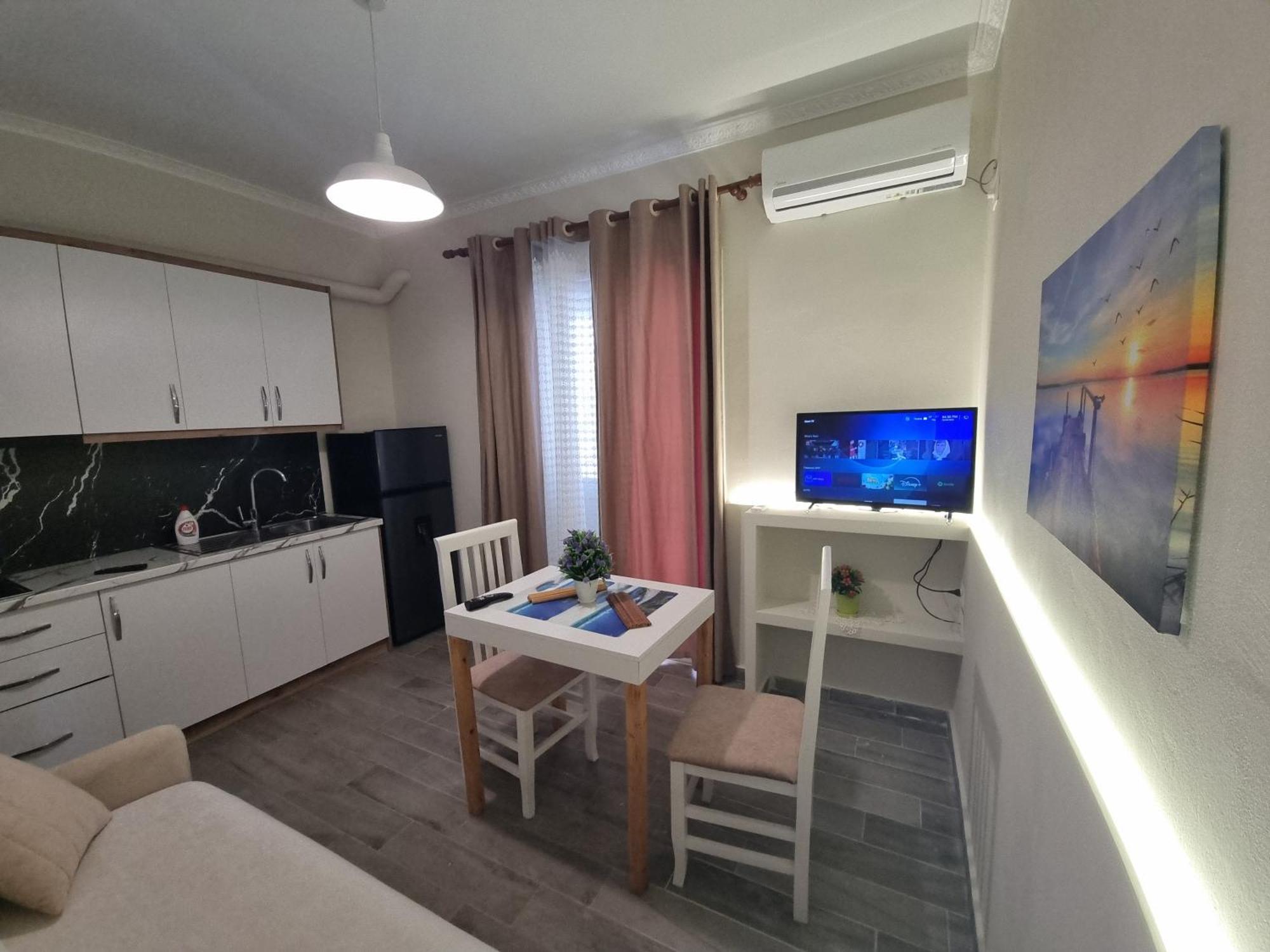 Vila Soleil Vlorë Esterno foto