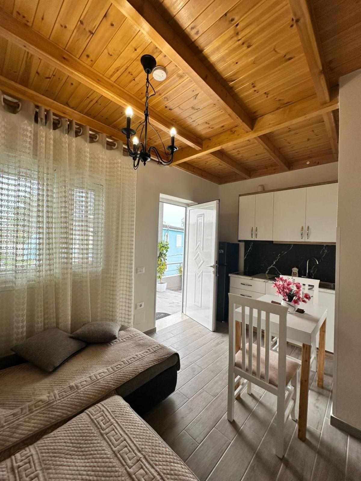 Vila Soleil Vlorë Esterno foto