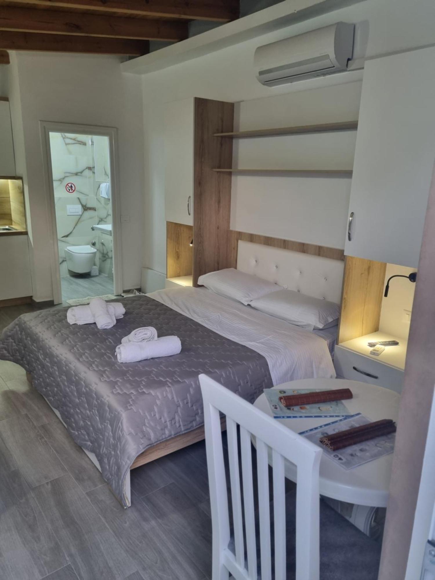 Vila Soleil Vlorë Esterno foto