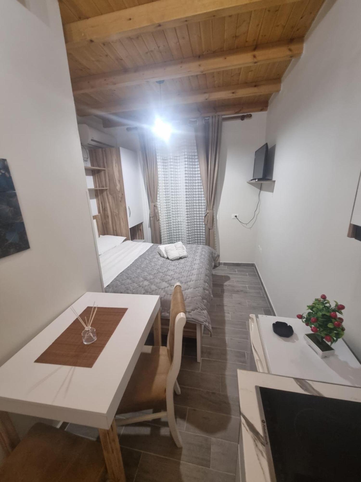 Vila Soleil Vlorë Esterno foto